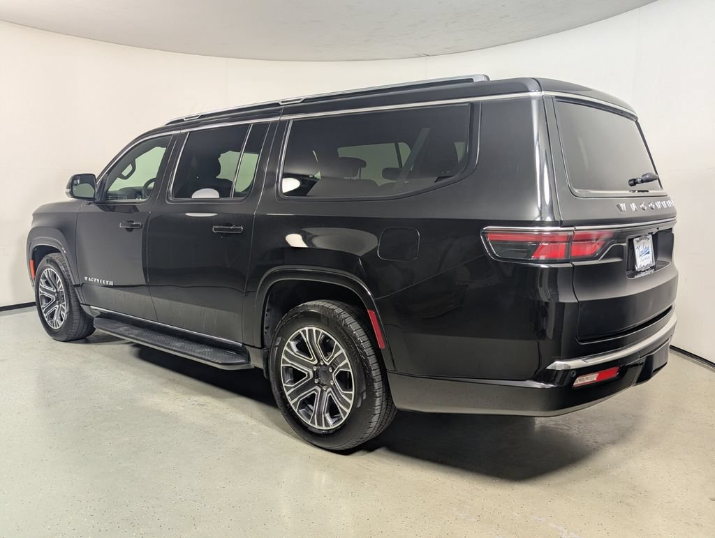 Used 2024 Jeep Wagoneer L Series II RWD image 6
