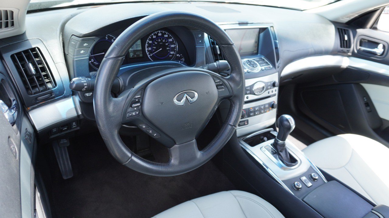 Used 2010 INFINITI G37 Convertible w/ Premium Pkg RWD image 29