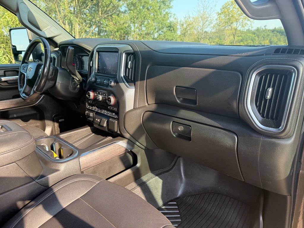 Used 2022 Chevrolet Silverado 2500 LTZ w/ LTZ Plus Package AWD/4WD image 28