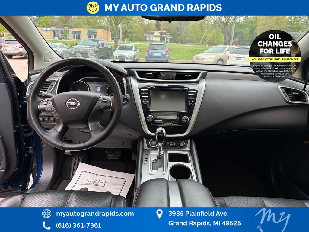 Used 2020 Nissan Murano SL w/ Moonroof Package AWD/4WD image 12