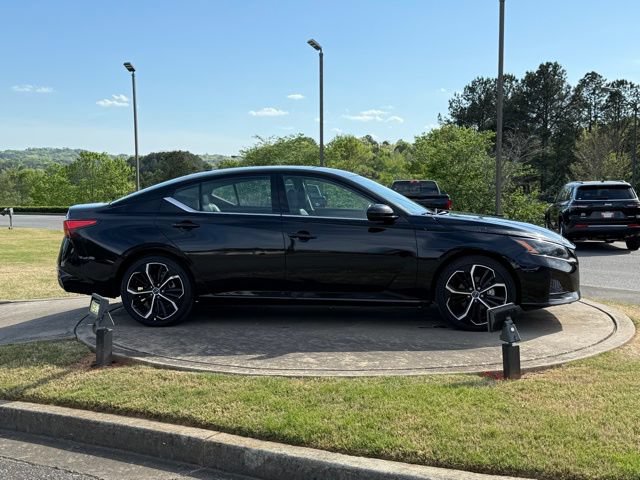 Used 2024 Nissan Altima 2.5 SR FWD image 8