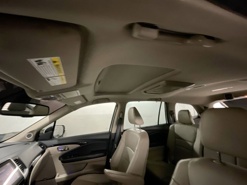 Used 2017 Honda Pilot Touring image 19