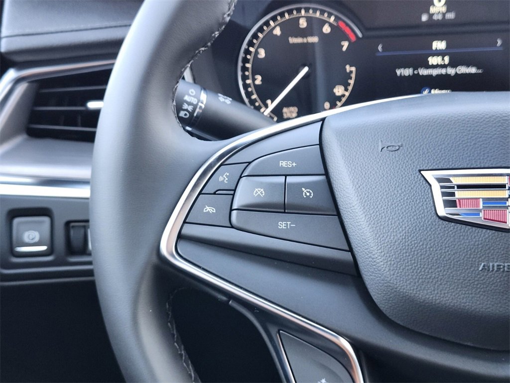 New 2026 Cadillac XT5 Luxury image 26