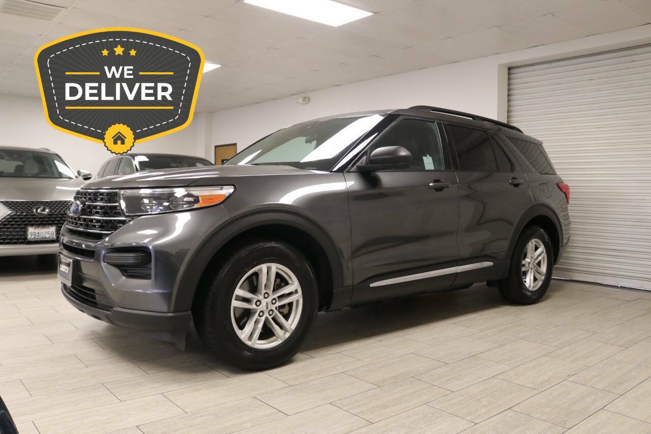 Used 2020 Ford Explorer XLT RWD image 2