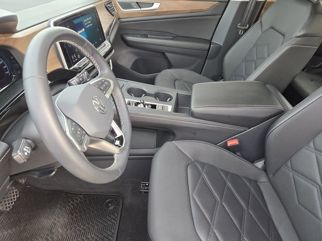 Used 2024 Volkswagen Atlas SE image 14