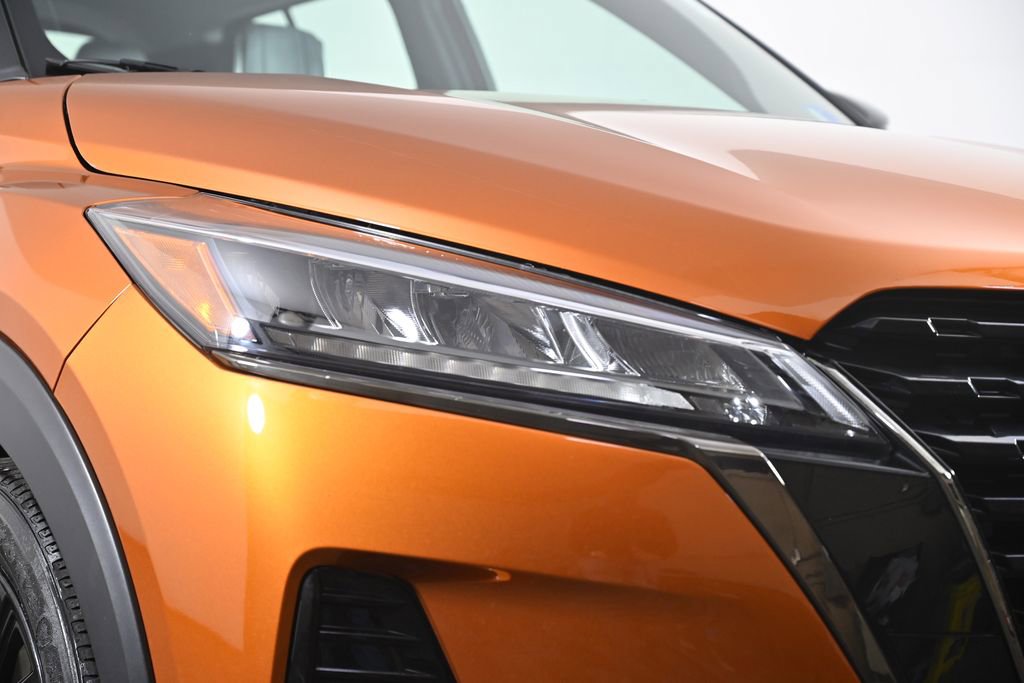 Used 2021 Nissan Kicks SR w/ SR Premium Package image 6