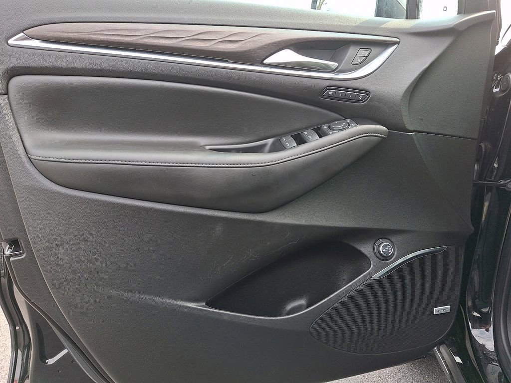 Used 2024 Buick Enclave Avenir w/ Avenir Technology Package image 13