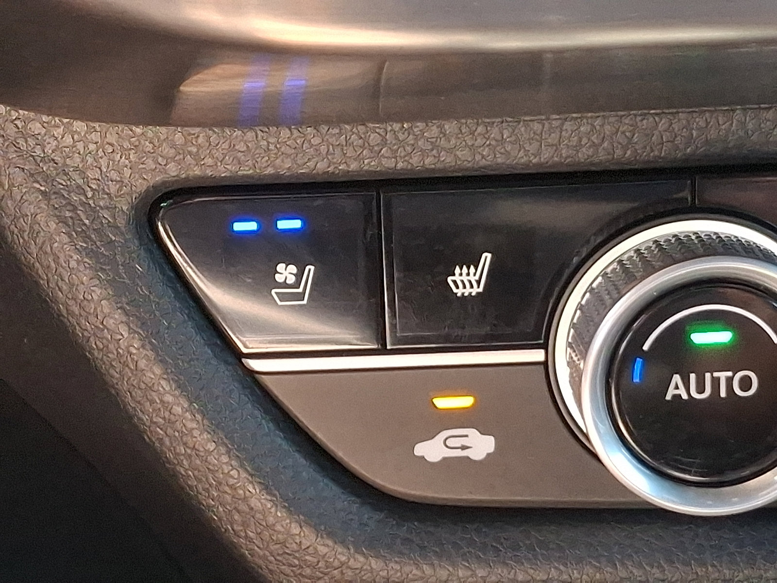 Certified 2025 Acura ADX A-Spec image 25