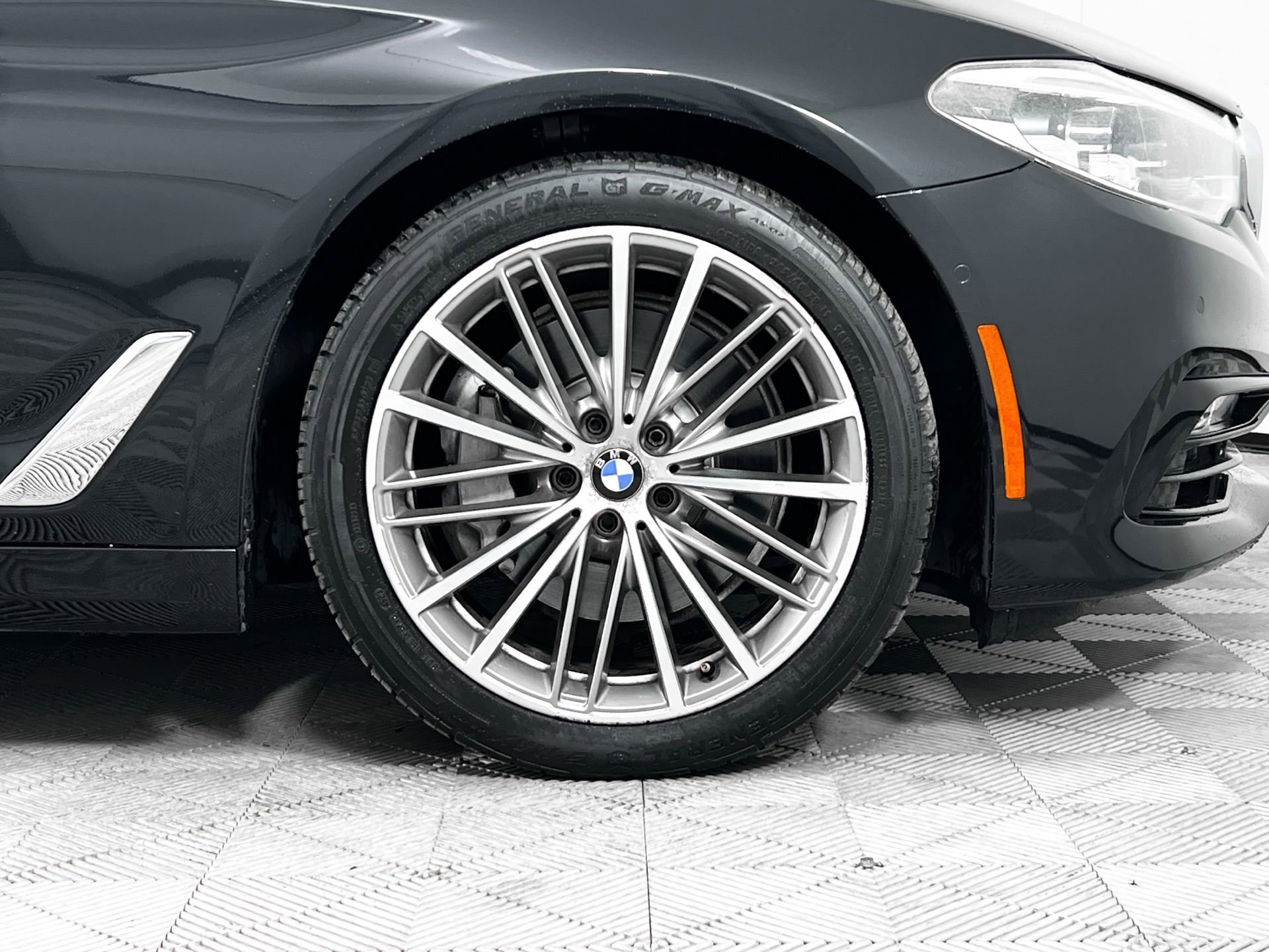 Used 2017 BMW 530i image 9