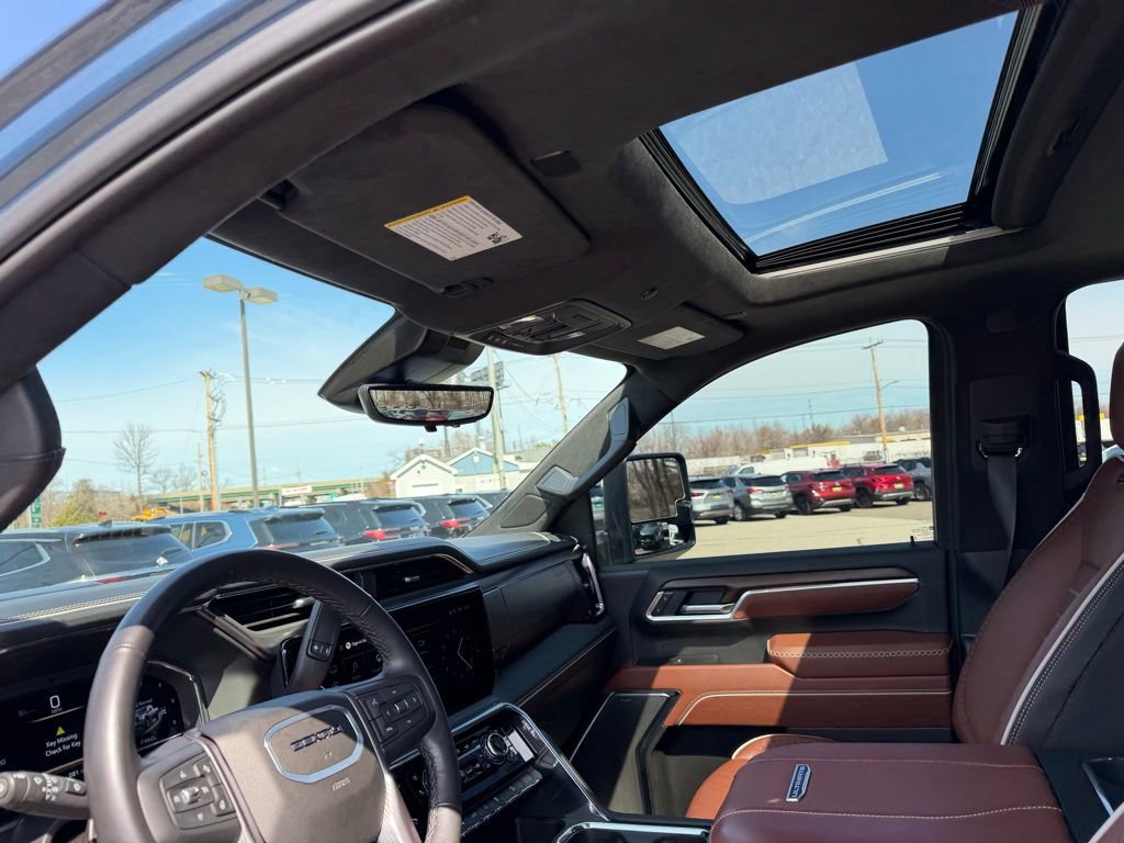 Used 2025 GMC Sierra 2500 Denali Ultimate image 17