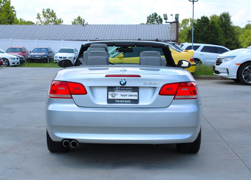 Used 2009 BMW 328i Convertible image 10