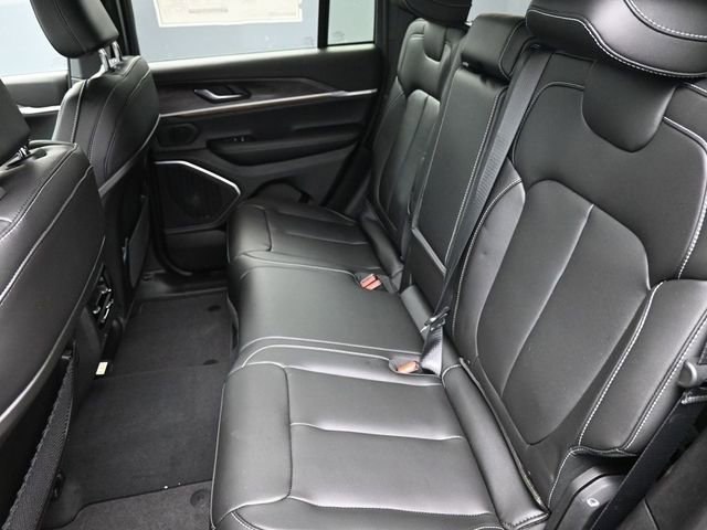 New 2026 Jeep Grand Cherokee Limited w/ Limited Altitude Package image 17