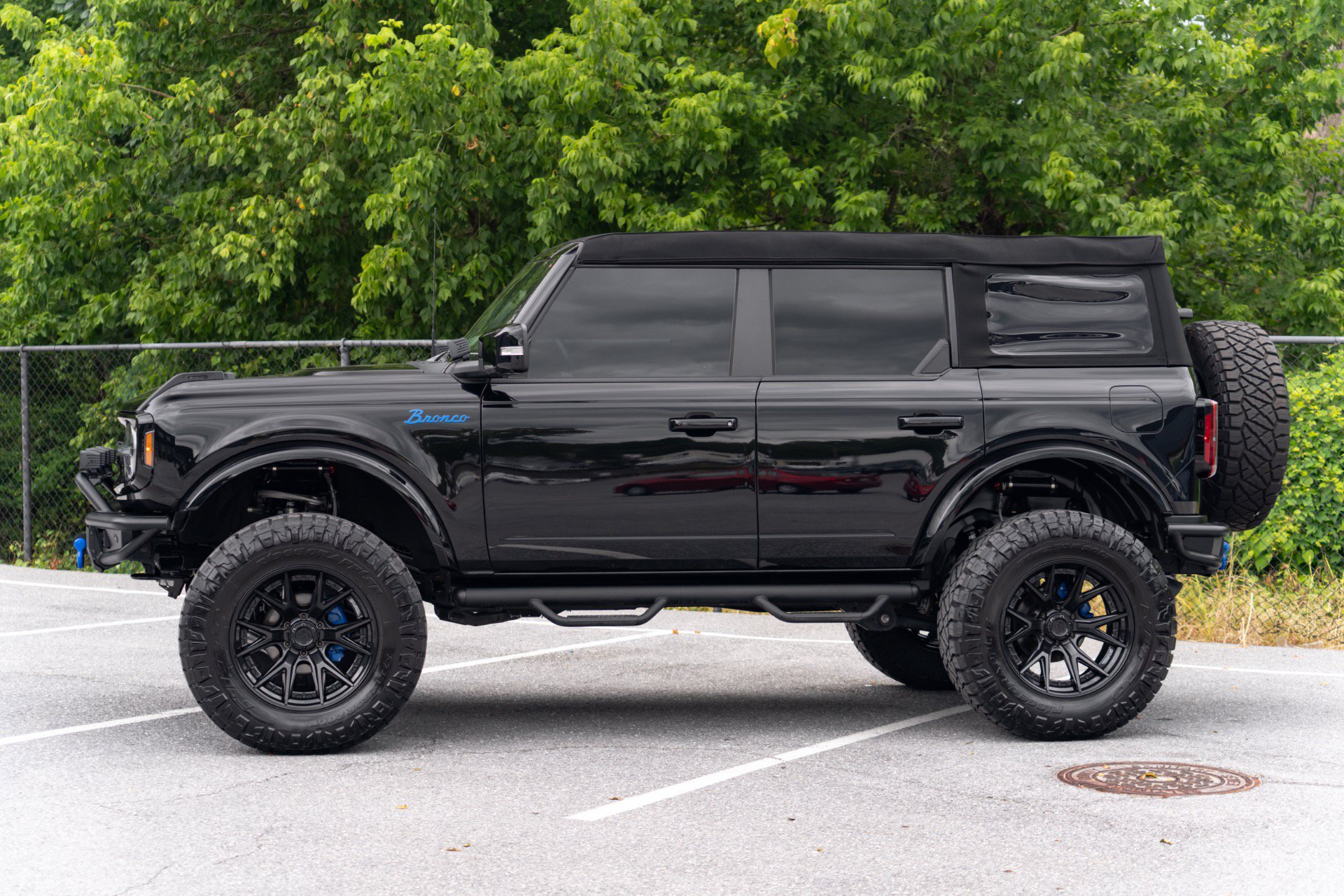 Used 2024 Ford Bronco Outer Banks AWD/4WD image 3
