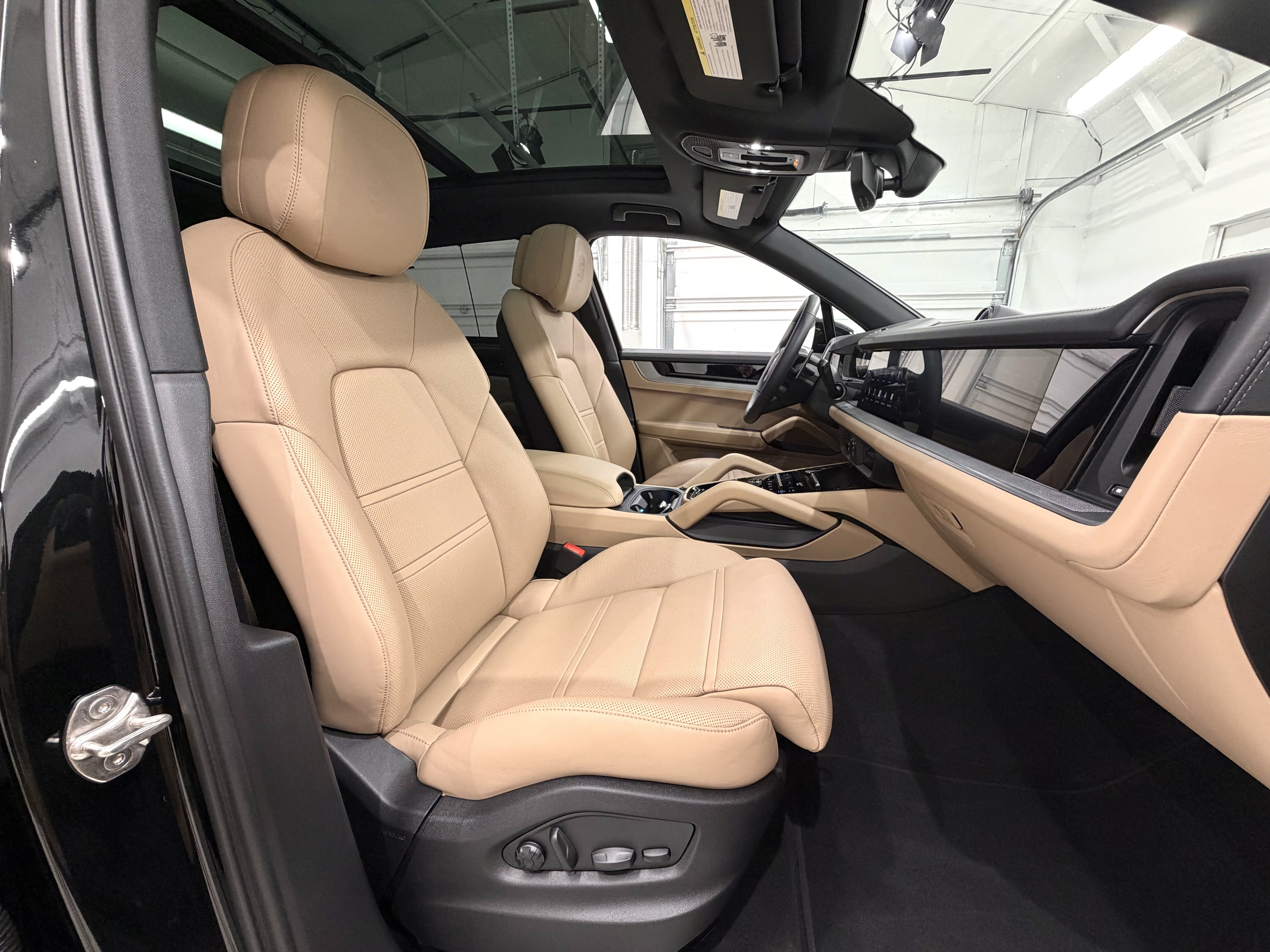 Certified 2026 Porsche Cayenne S AWD/4WD image 25