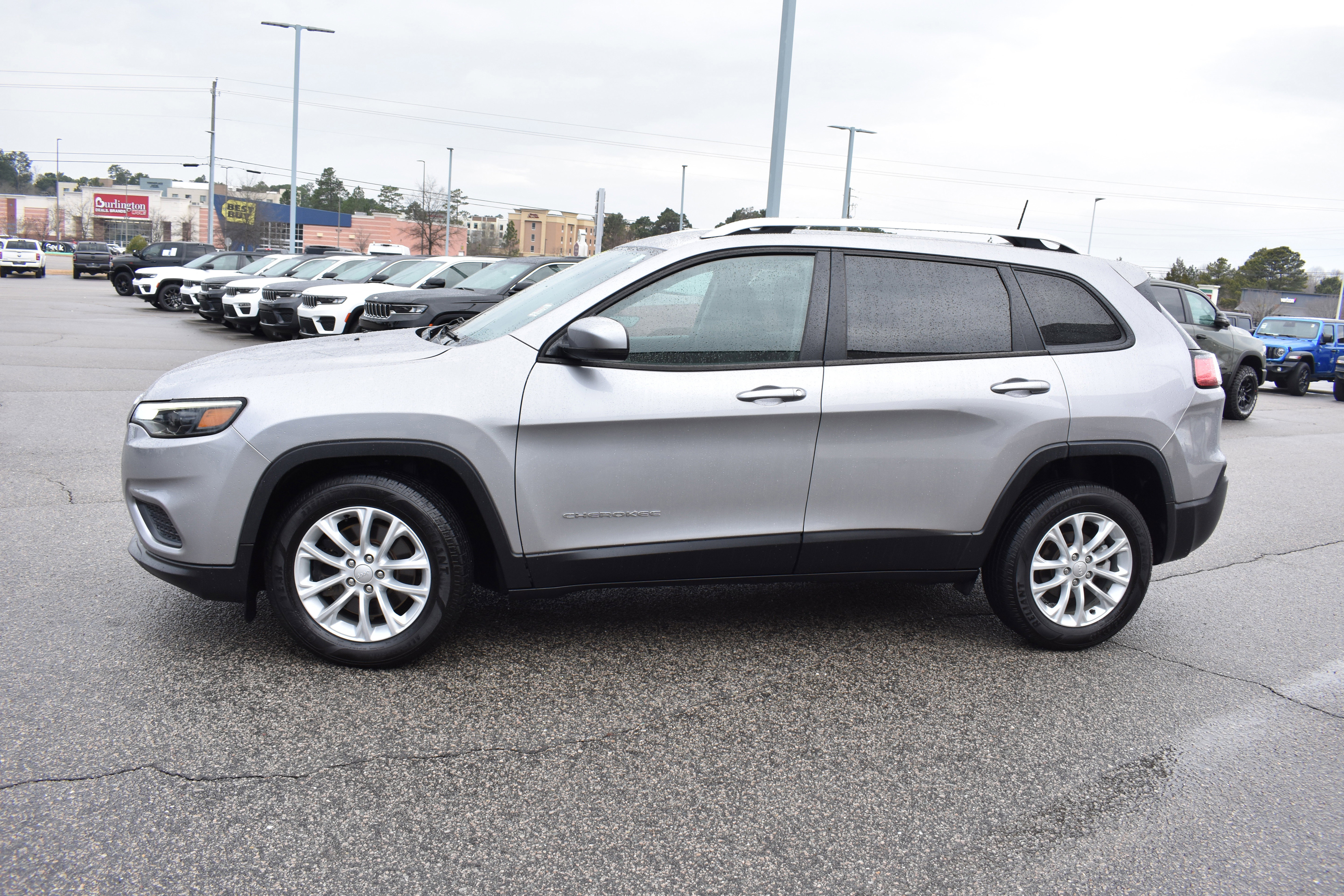 Used 2021 Jeep Cherokee Latitude image 6