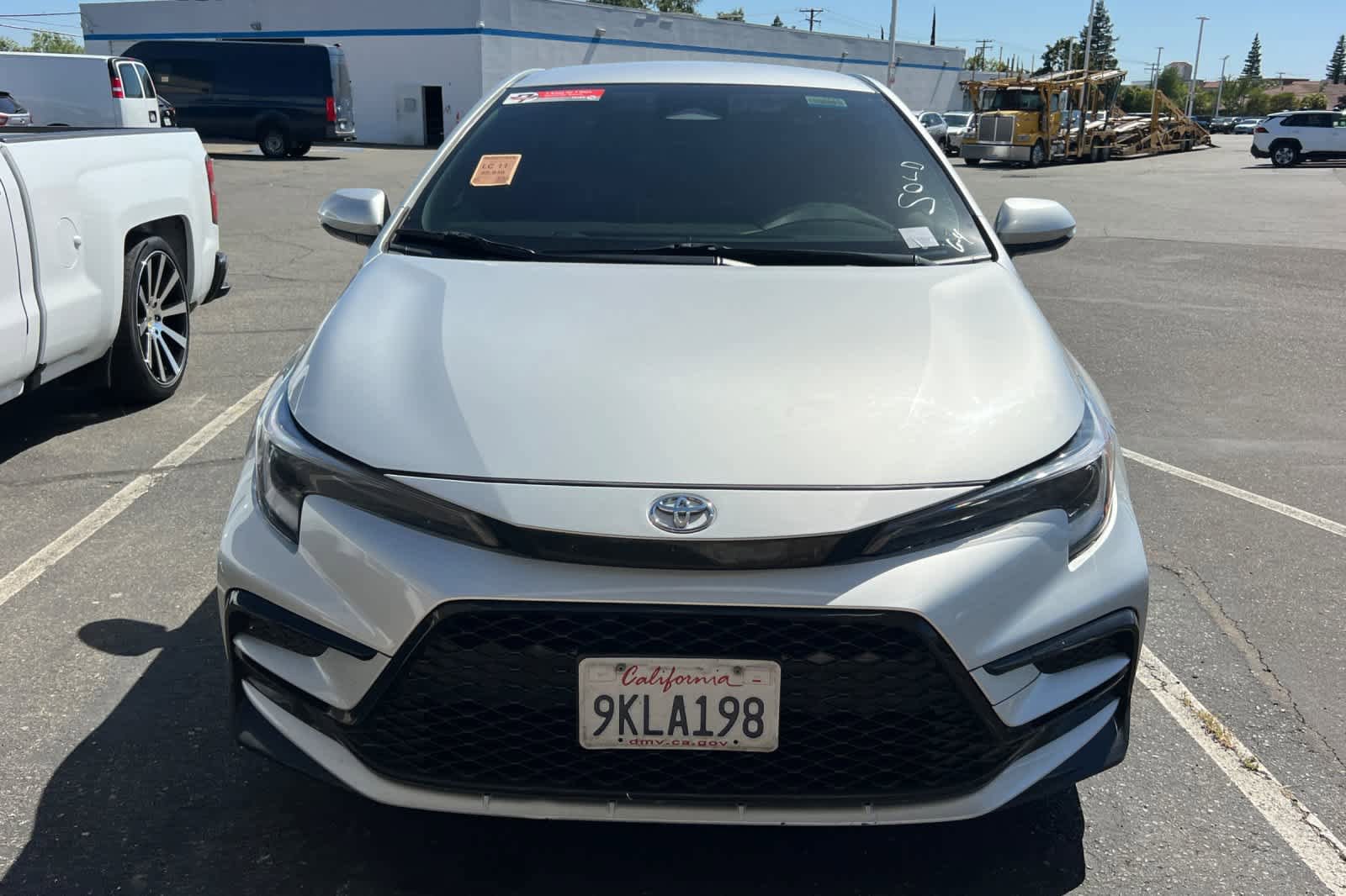 Used 2024 Toyota Corolla SE FWD image 2