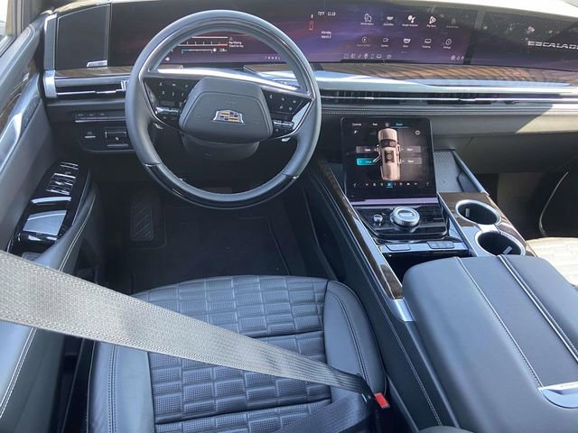 Used 2025 Cadillac Escalade Premium Luxury Platinum RWD image 11
