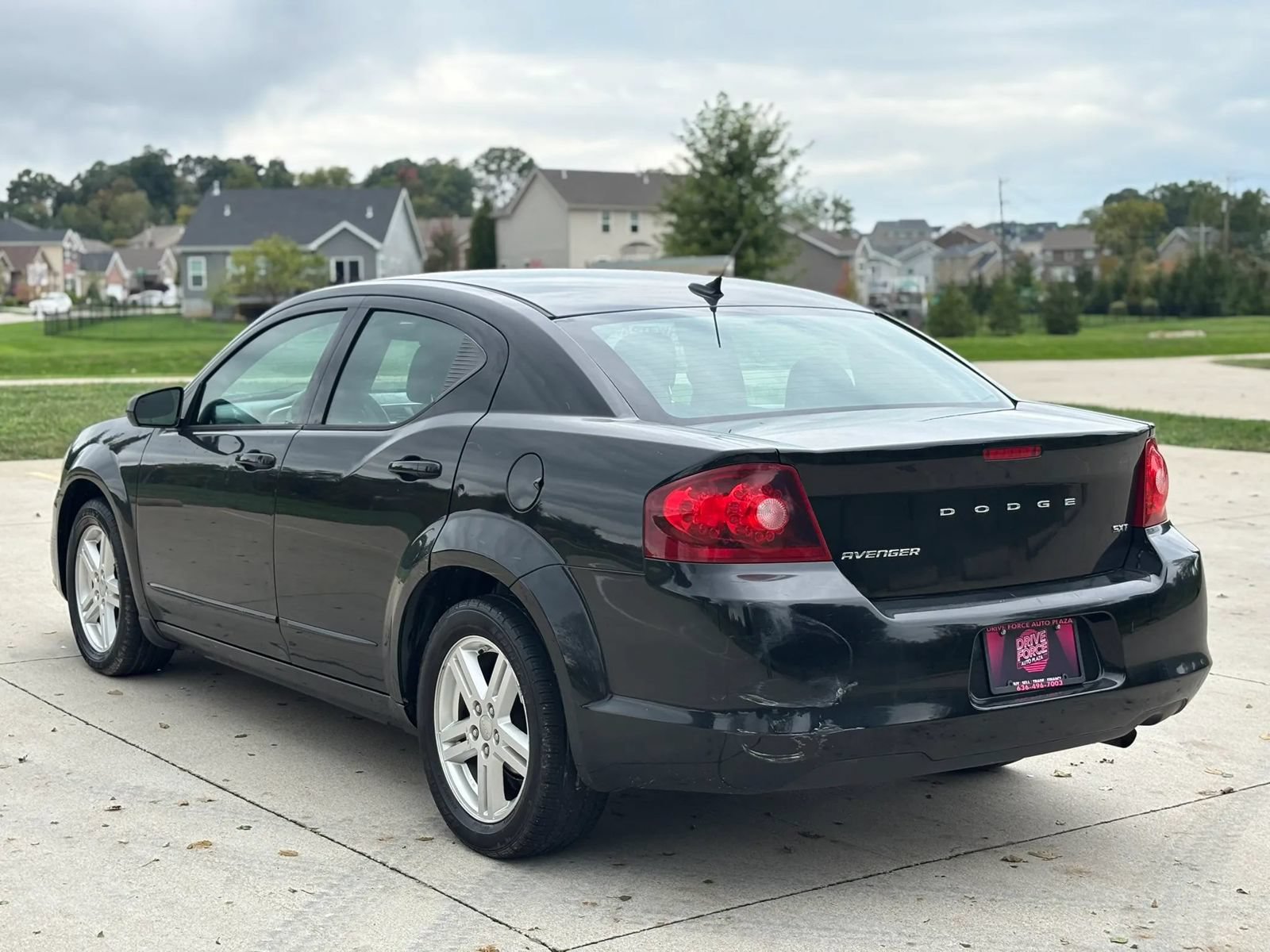 Used 2012 Dodge Avenger SXT FWD image 8