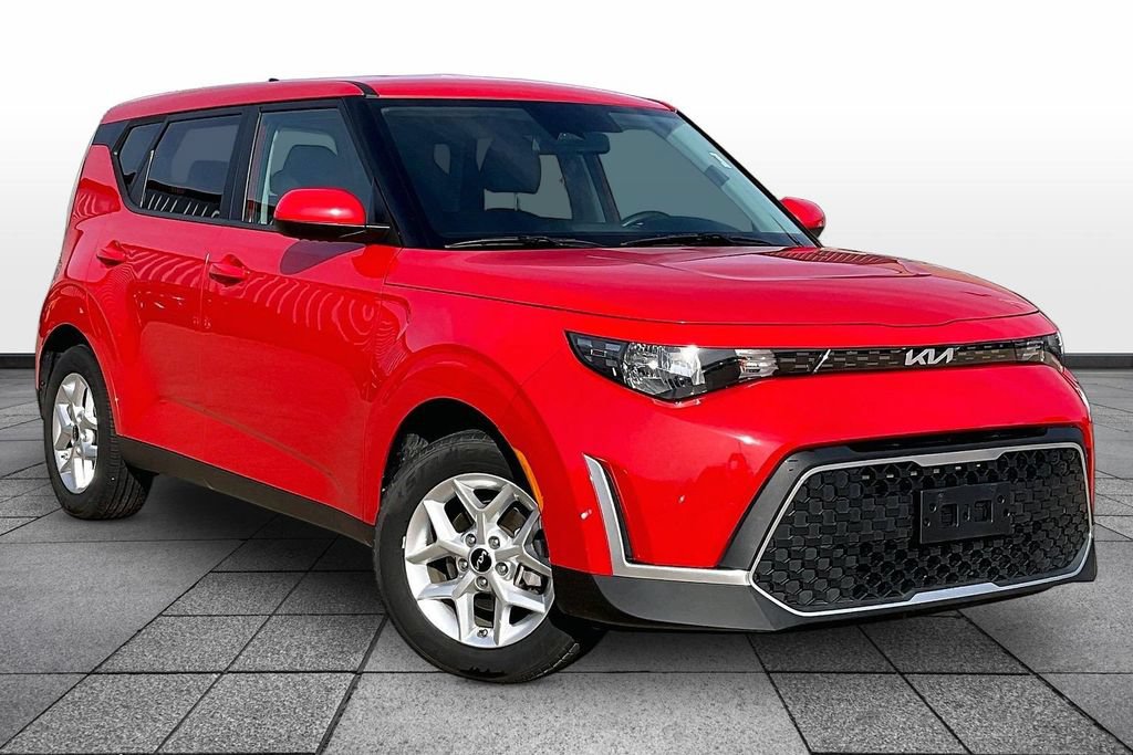 Used 2024 Kia Soul LX w/ Option Group 015 FWD video 2