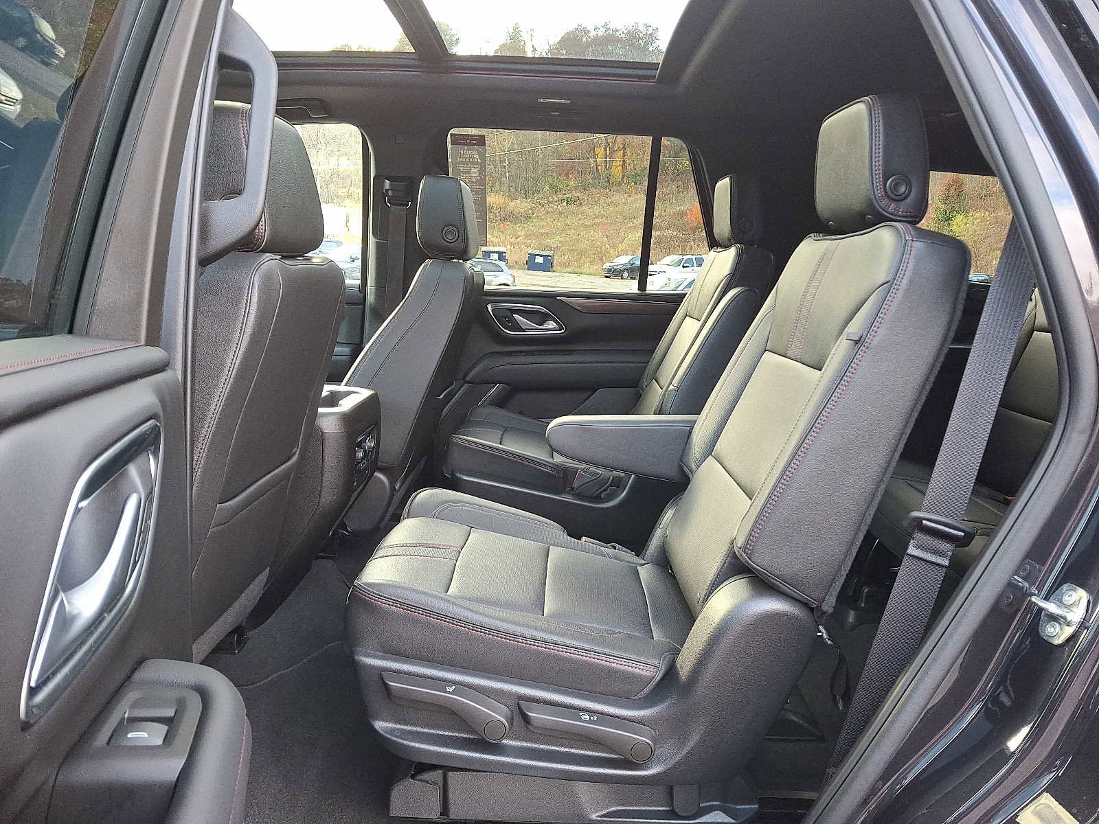 Used 2022 Chevrolet Tahoe RST w/ Luxury Package image 12