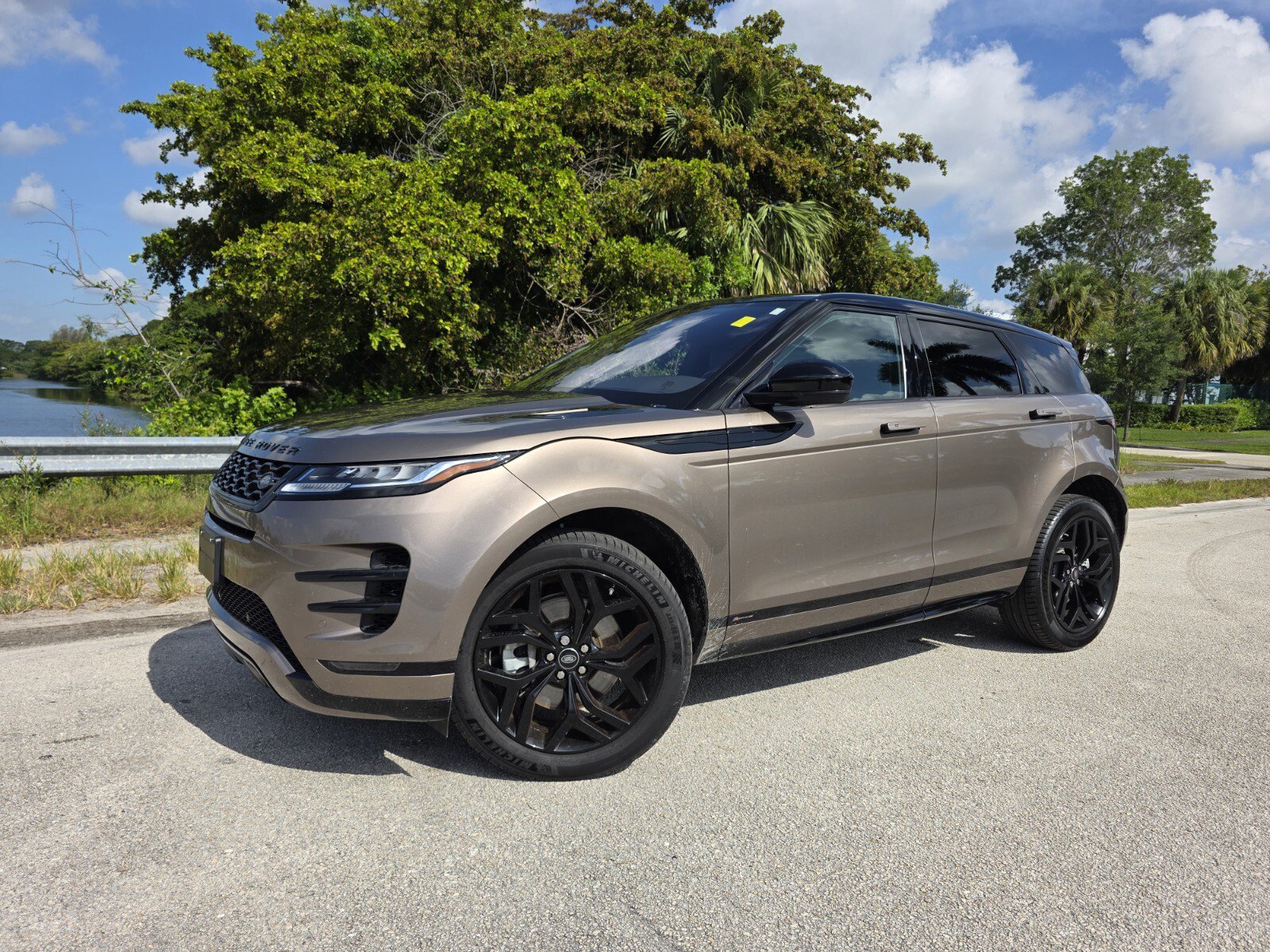 Used 2020 Land Rover Range Rover Evoque R-Dynamic S AWD/4WD image 1