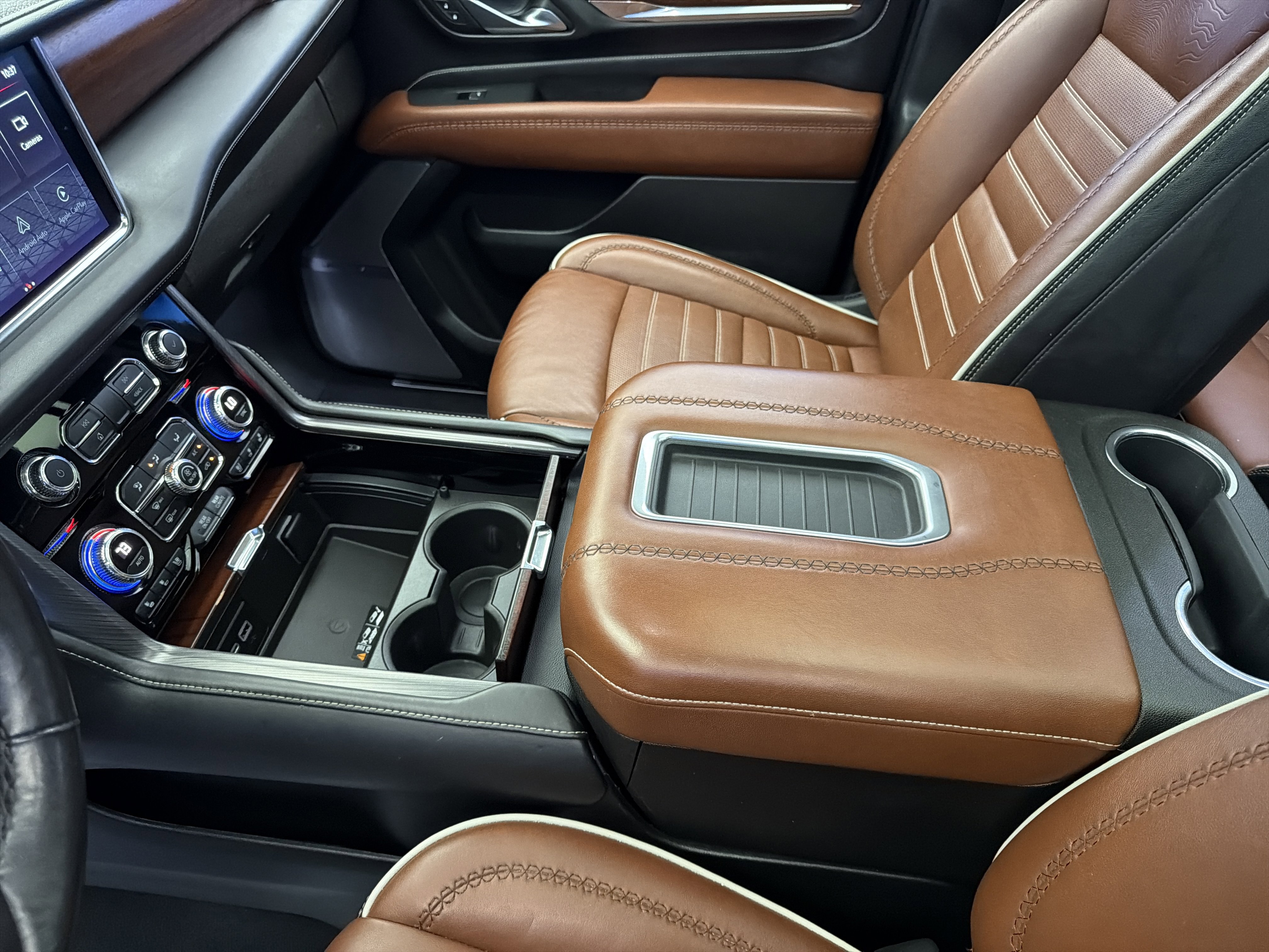 Used 2023 GMC Yukon XL Denali Ultimate image 25