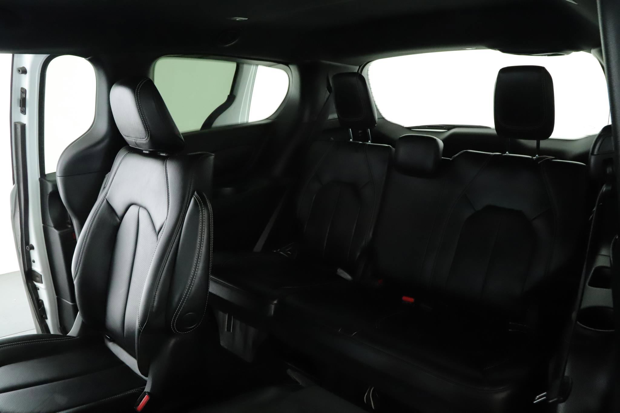 Used 2022 Chrysler Pacifica Touring-L w/ S Appearance Package image 8