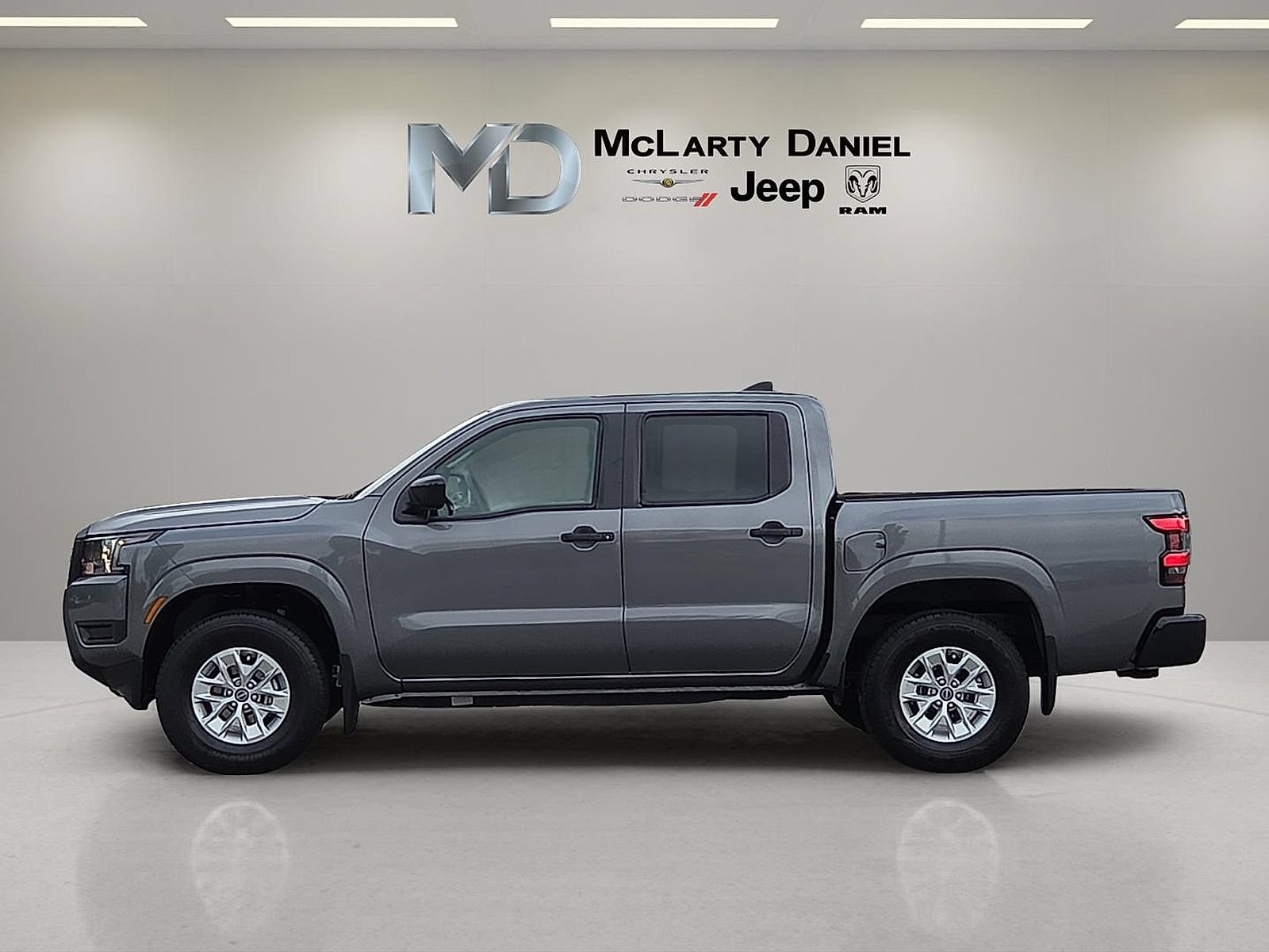 Used 2025 Nissan Frontier S w/ S Utility Package AWD/4WD image 3