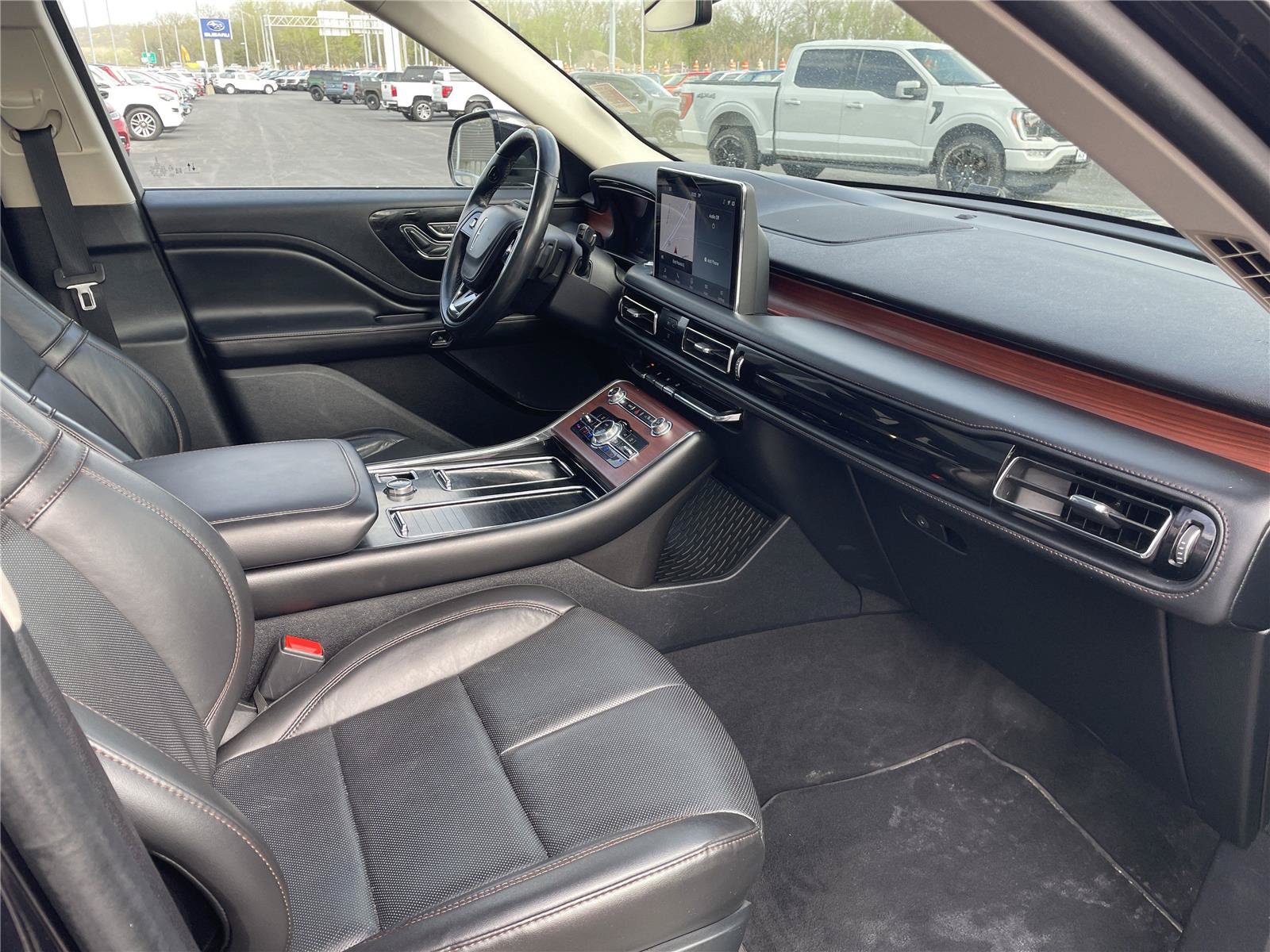 Used 2023 Lincoln Aviator Reserve AWD/4WD image 32