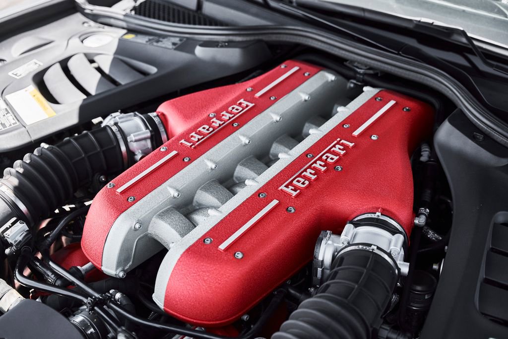 Used 2018 Ferrari GTC4Lusso image 19