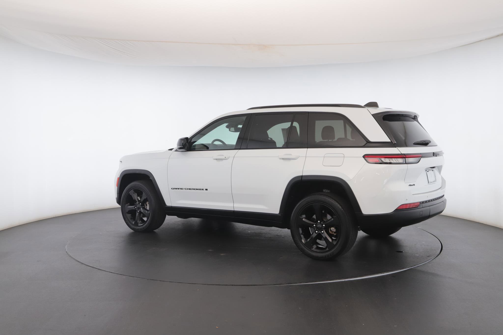 Used 2023 Jeep Grand Cherokee Altitude image 22