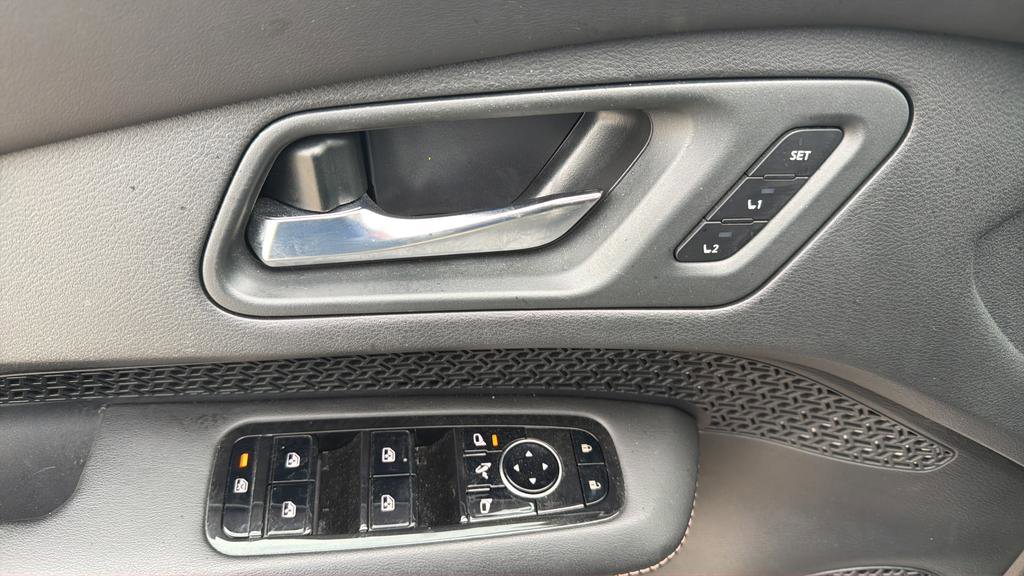 Certified 2023 Nissan Ariya AWD image 18