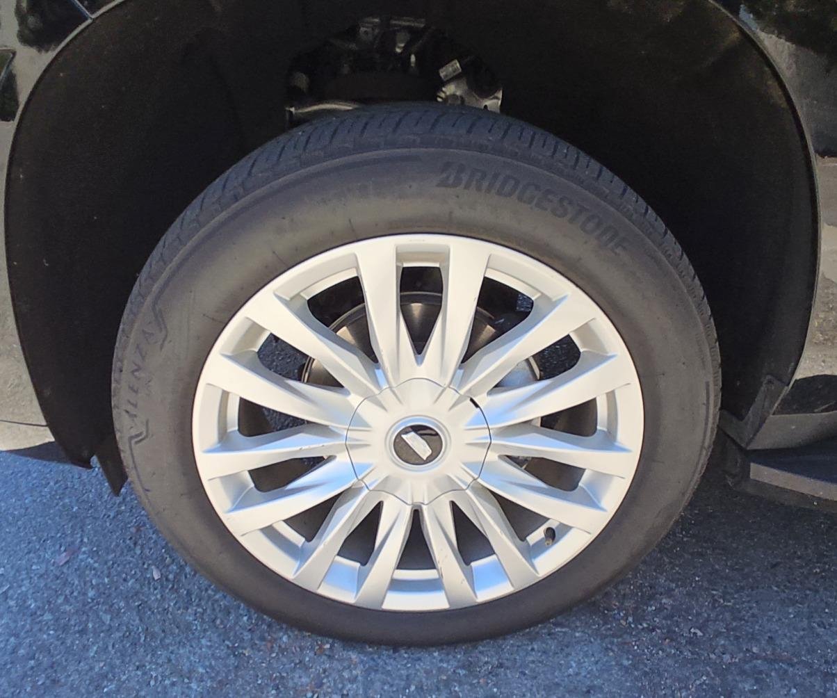 Used 2025 Cadillac Escalade ESV Luxury RWD image 24
