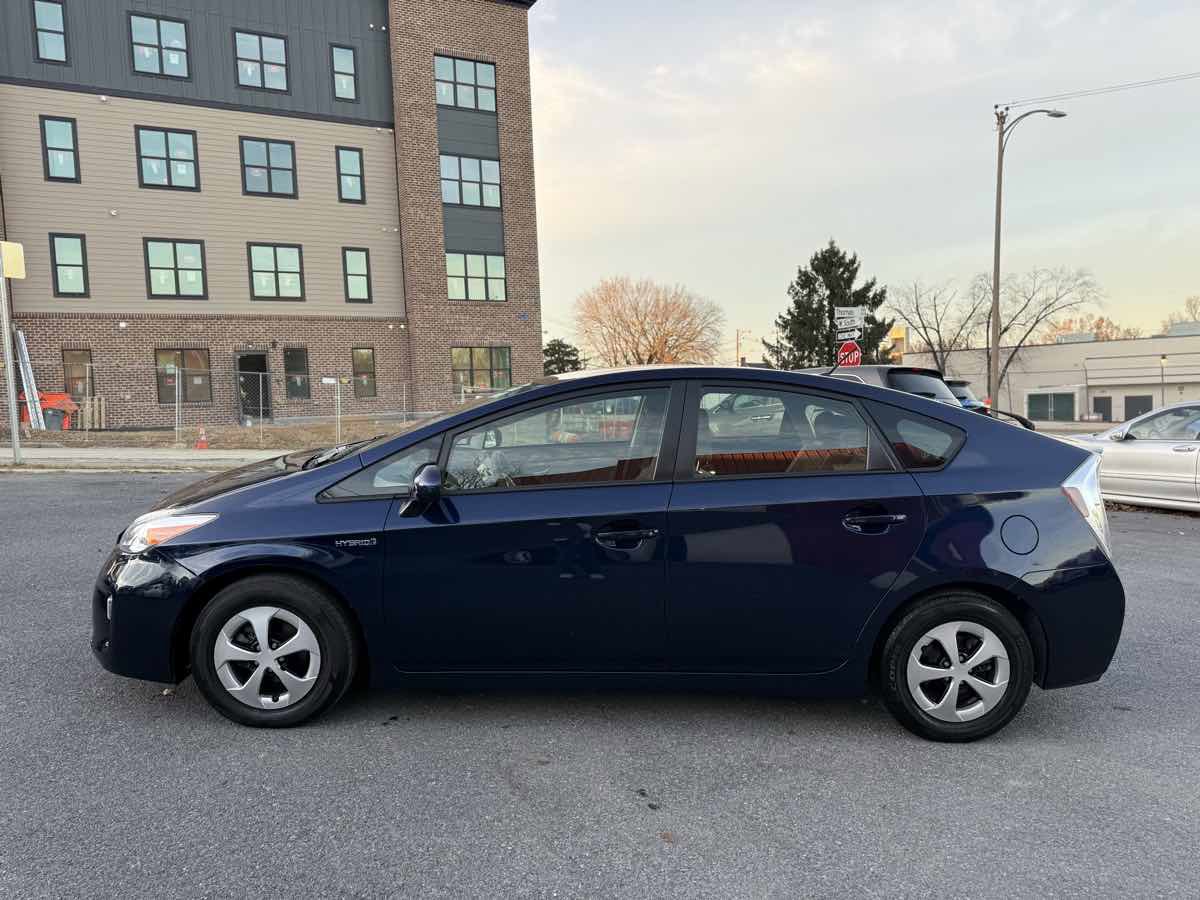 Used 2015 Toyota Prius Two image 4