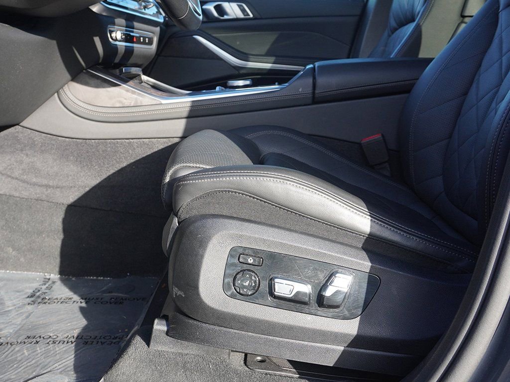Used 2025 BMW X7 xDrive40i w/ Premium Package image 30