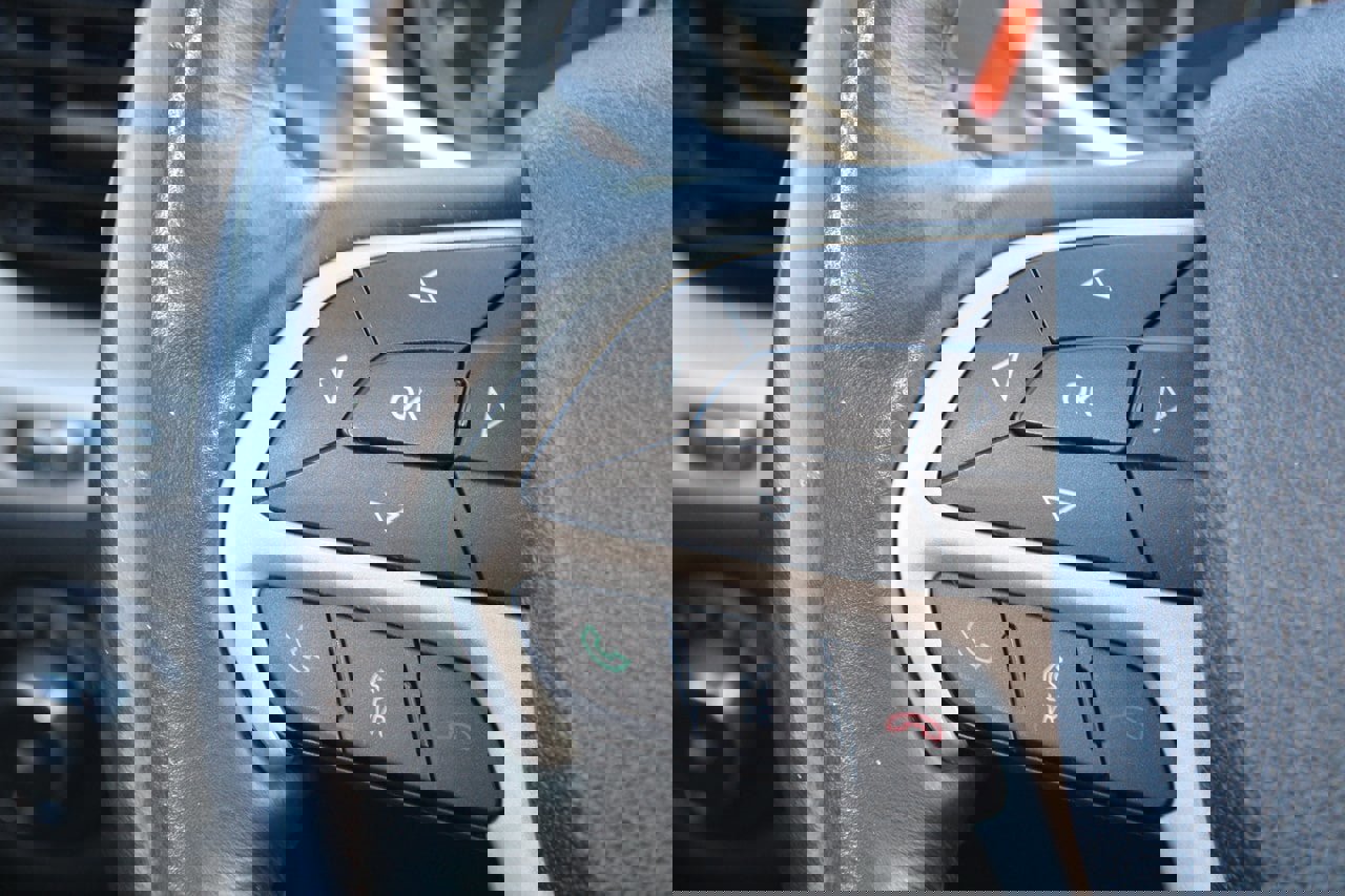 Used 2016 Jeep Cherokee Latitude w/ Cold Weather Group image 23