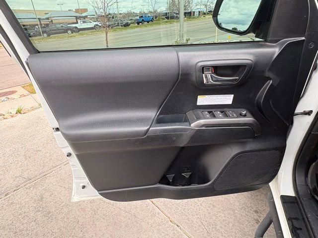 Used 2017 Toyota Tacoma TRD Pro AWD/4WD image 9