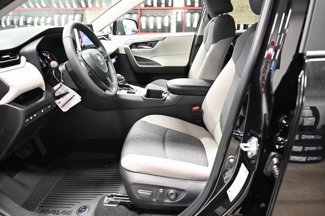 New 2025 Toyota RAV4 XLE image 9