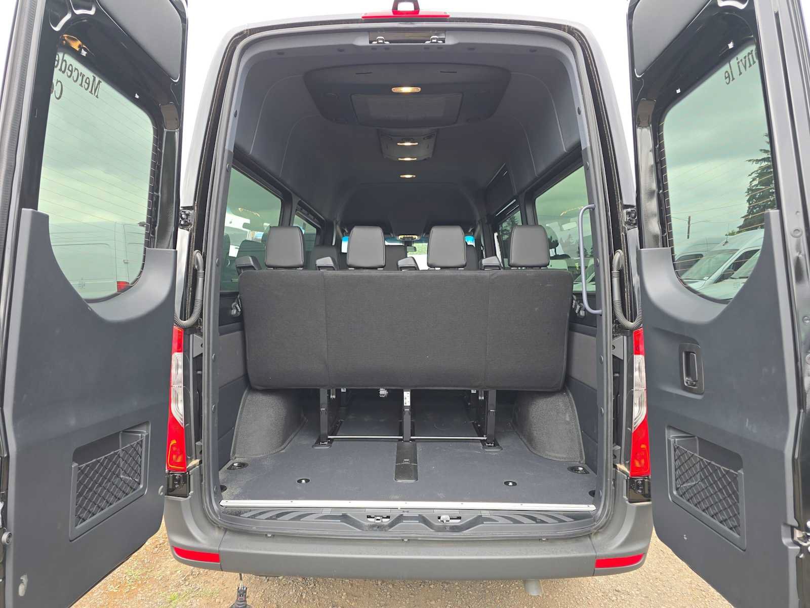 Used 2025 Mercedes-Benz Sprinter 2500 image 19