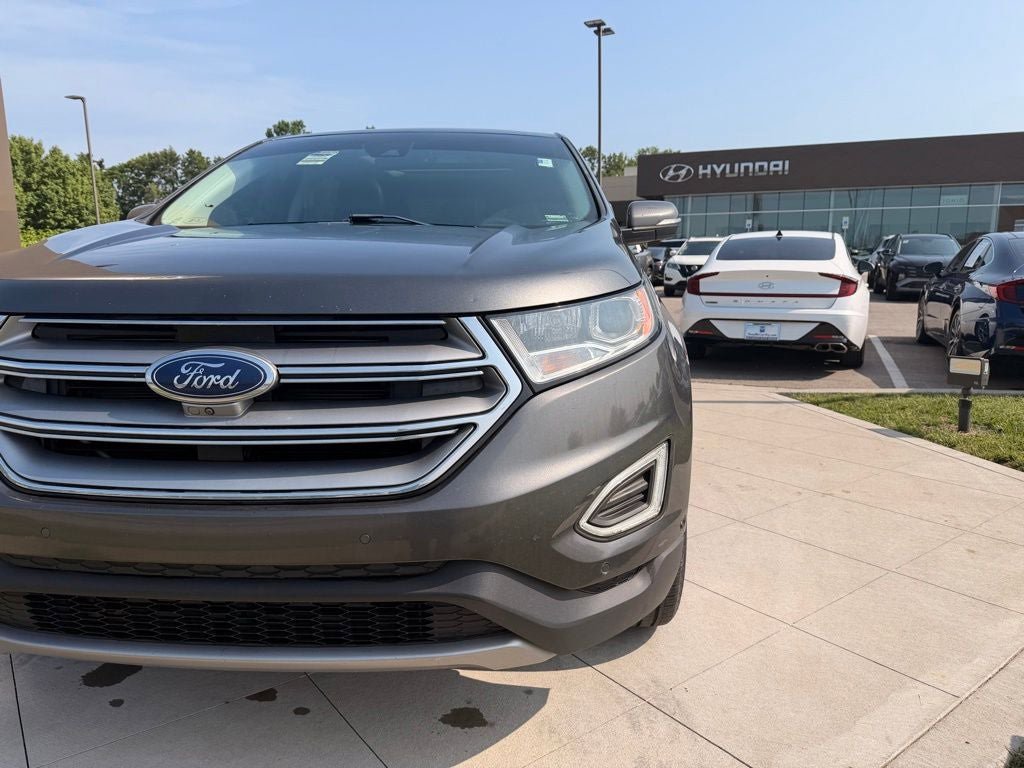 Used 2017 Ford Edge Titanium w/ Equipment Group 302A AWD/4WD image 9