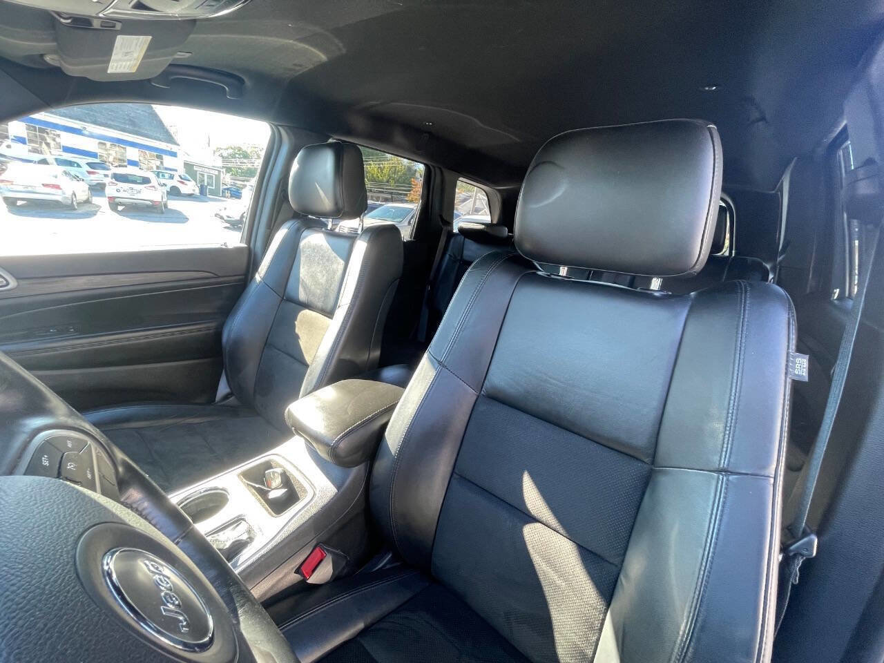 Used 2021 Jeep Grand Cherokee Laredo X image 11