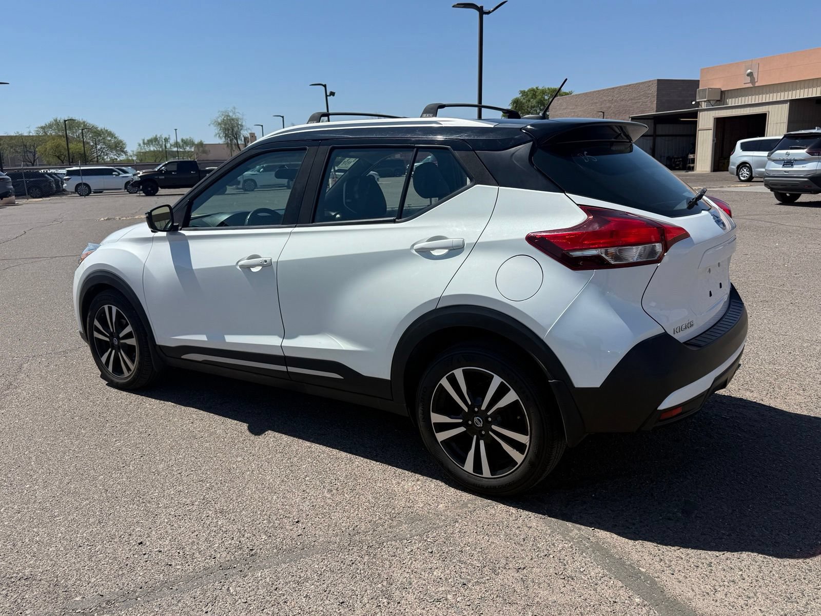 Used 2018 Nissan Kicks SR w/ Premium Package FWD image 7