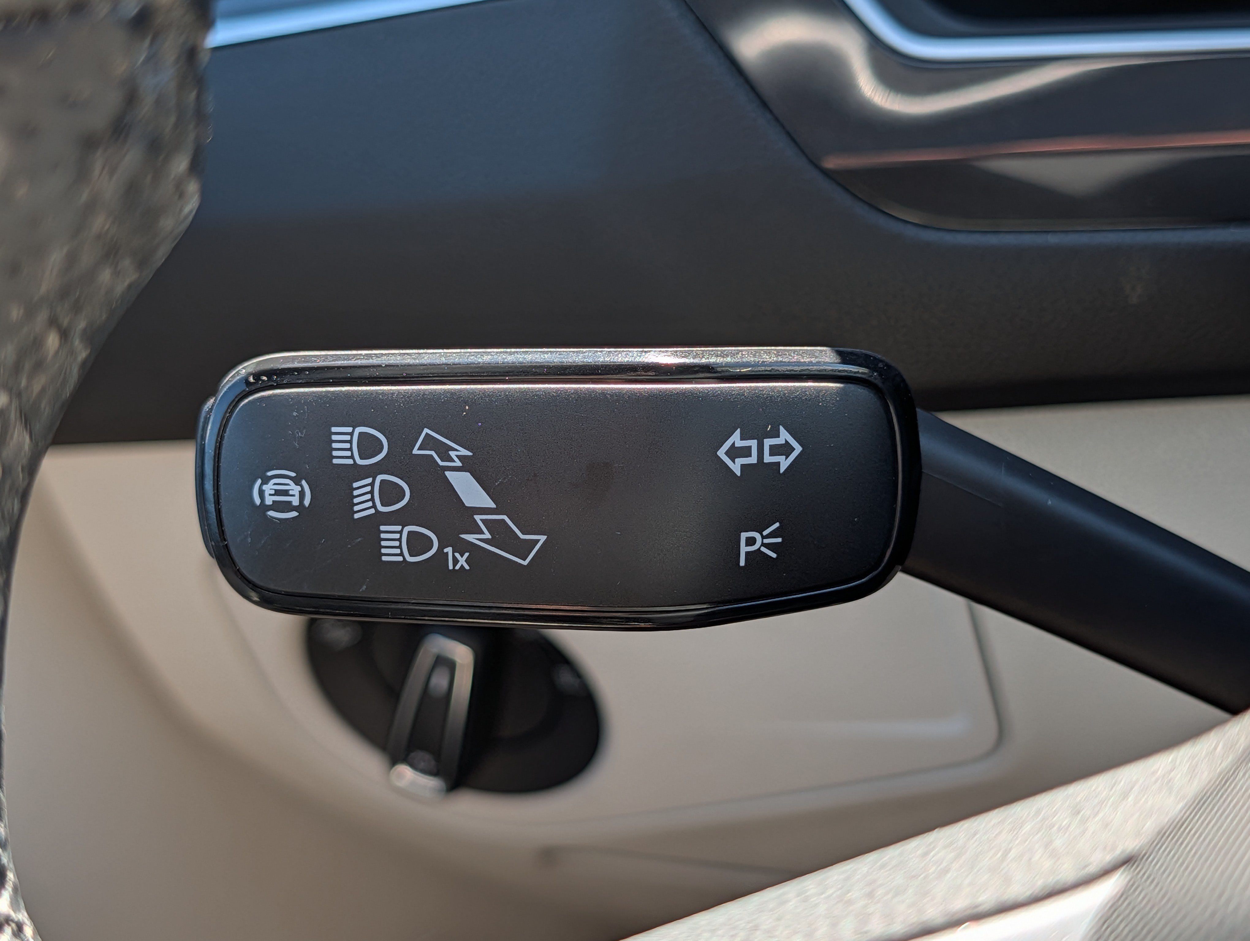 Certified 2023 Volkswagen Tiguan SEL R-Line AWD/4WD image 32