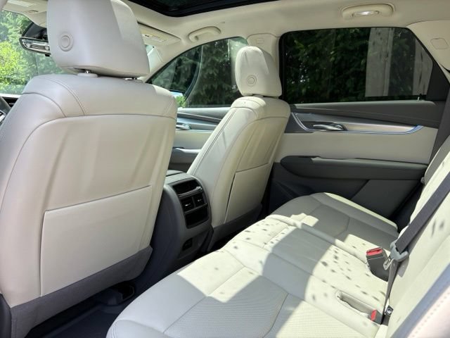 Certified 2023 Cadillac XT5 Premium Luxury w/ Technology Package AWD/4WD image 17