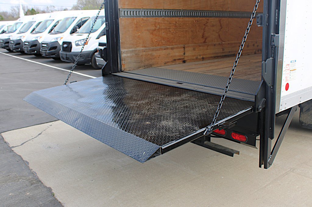 Used 2019 Isuzu NPR RWD image 12