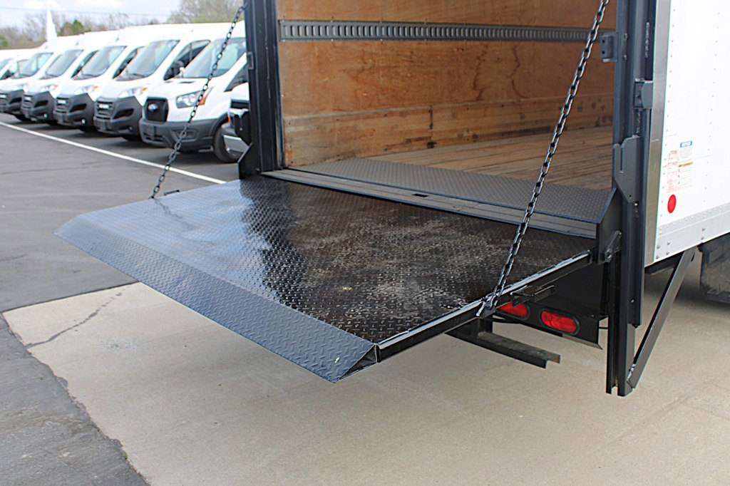 Used 2019 Isuzu NPR image 12