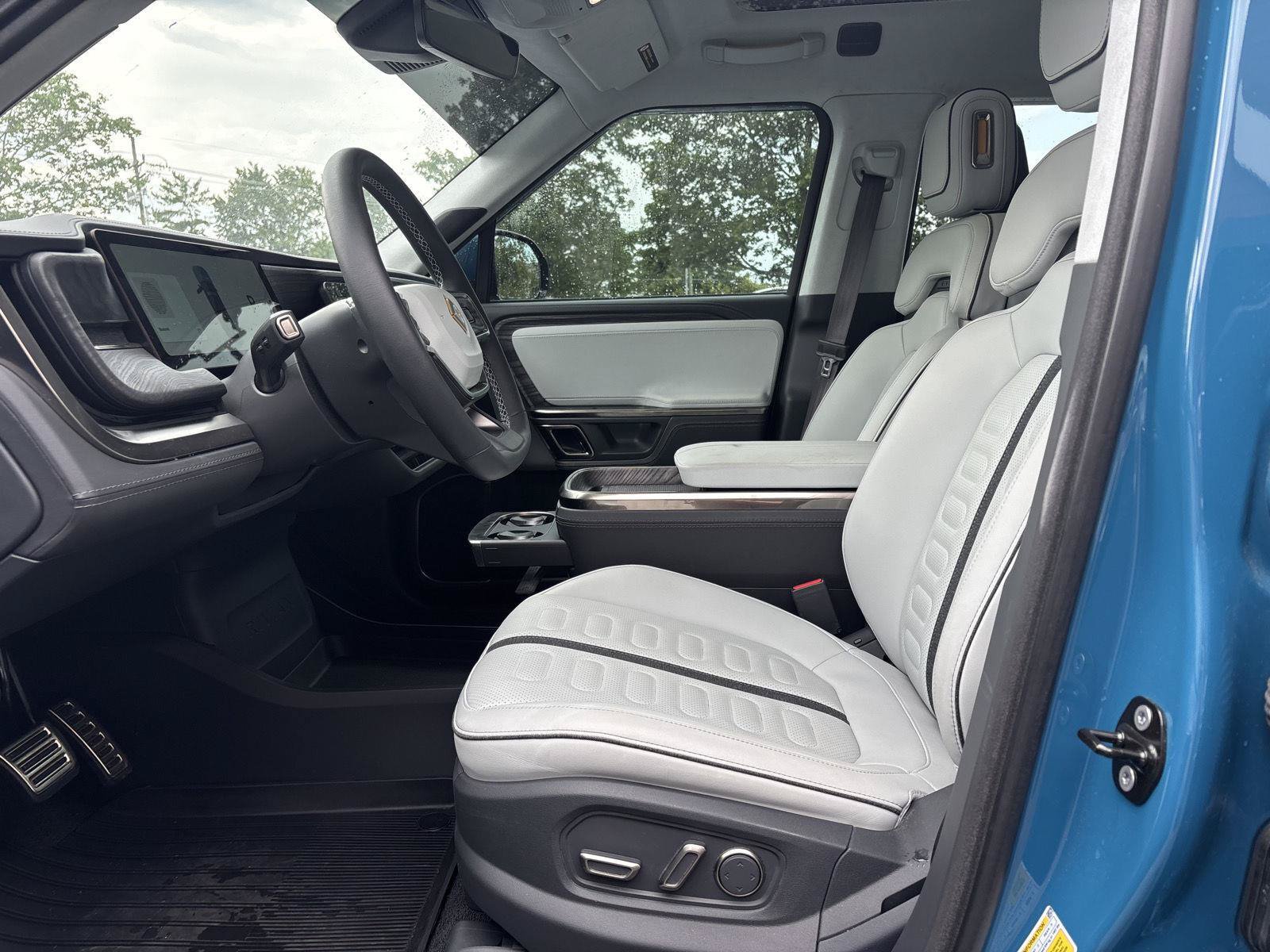 Used 2022 Rivian R1T Adventure AWD/4WD image 27