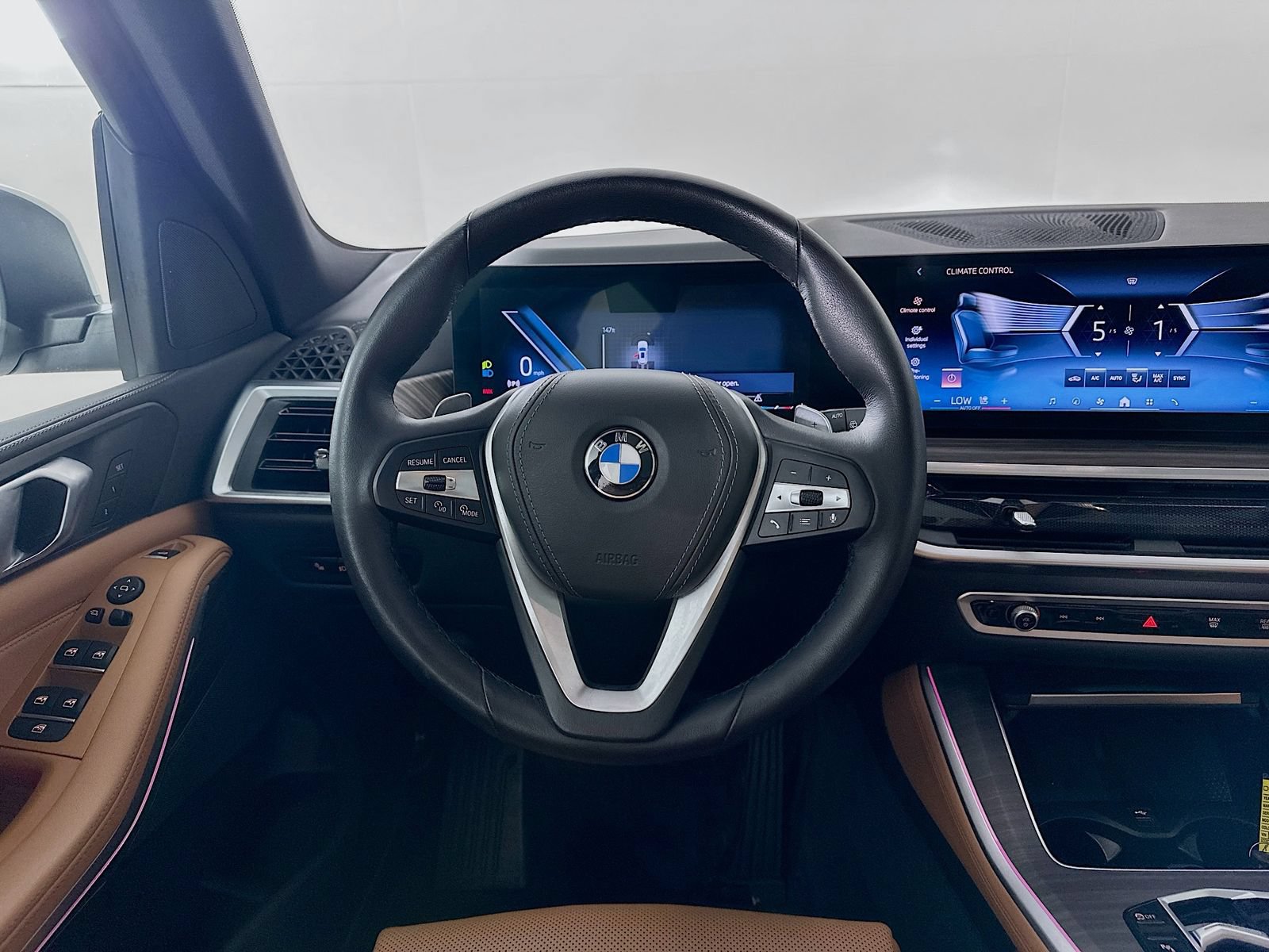 Used 2024 BMW X5 xDrive40i w/ Parking Assistance Package AWD/4WD image 15