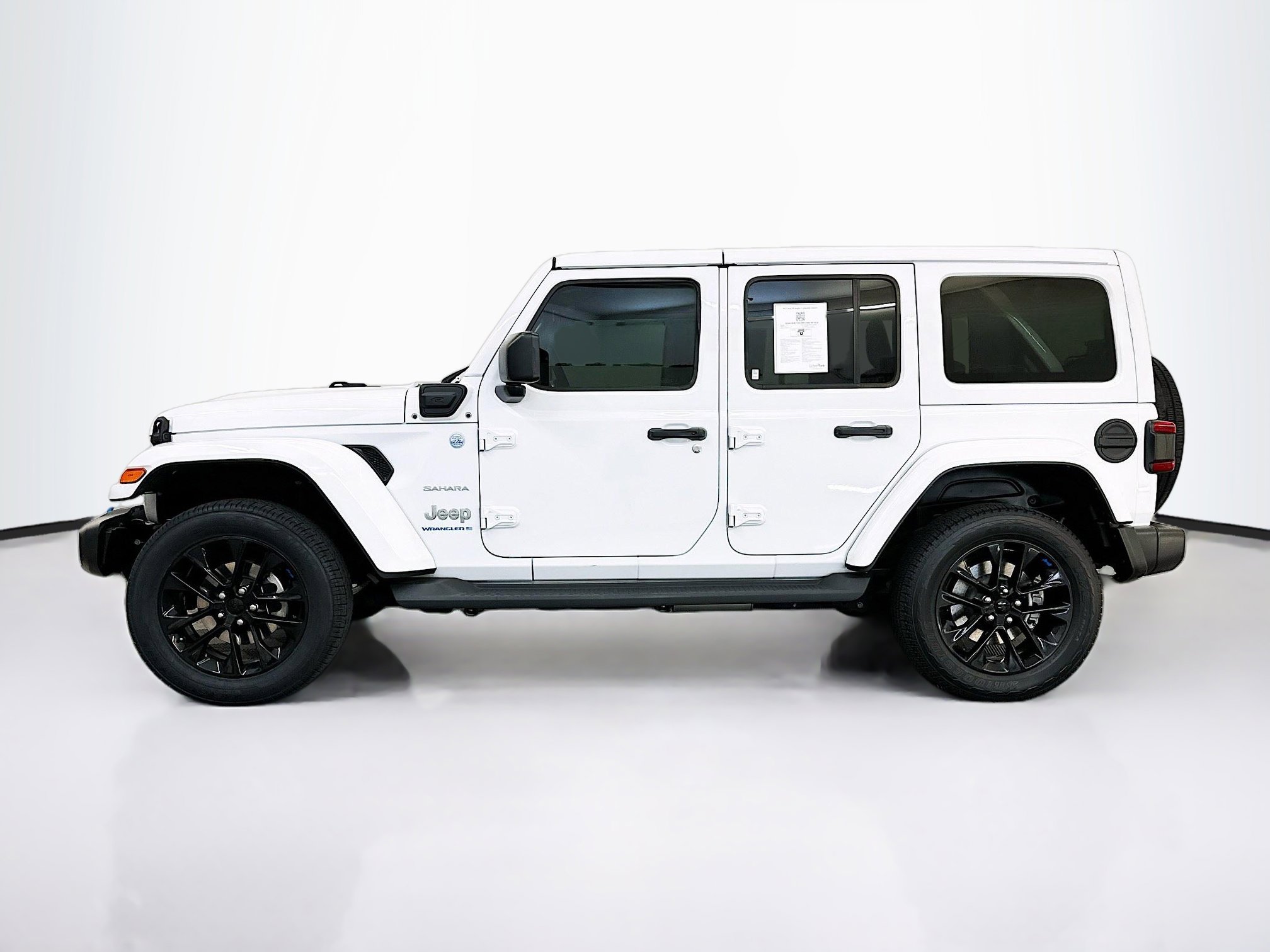Used 2023 Jeep Wrangler Sahara image 4