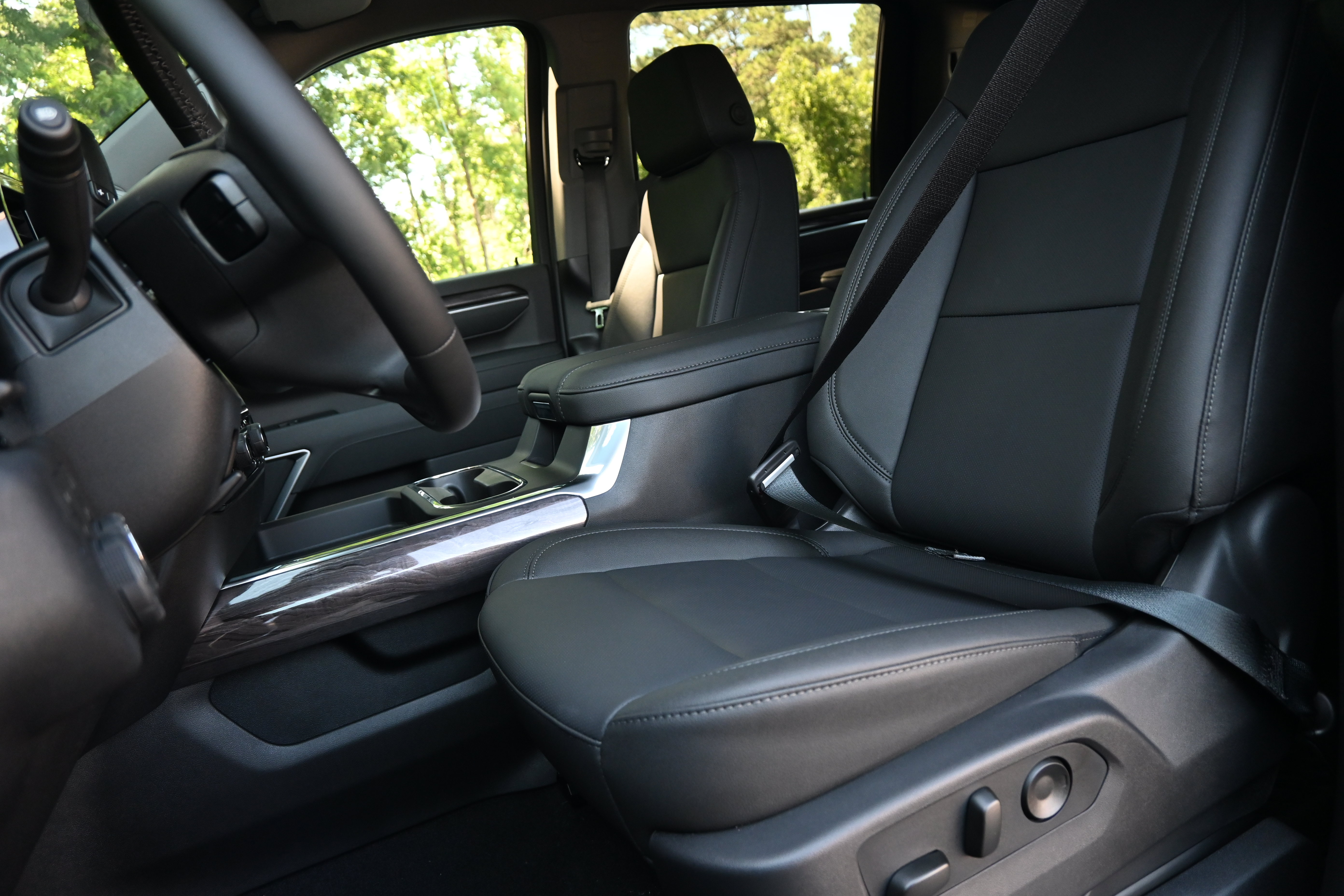 New 2026 Chevrolet Silverado 2500 LTZ w/ LTZ Premium Package AWD/4WD image 16